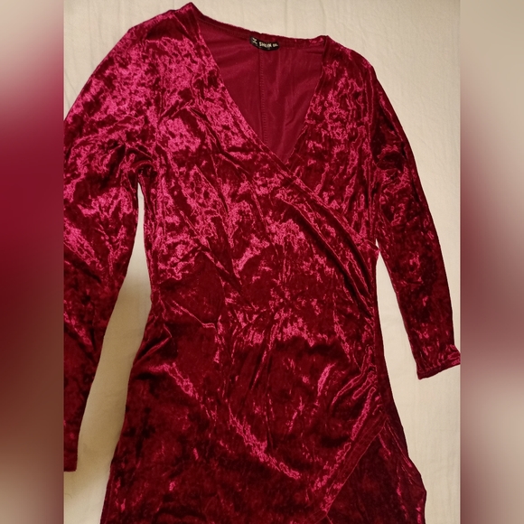 Shein Red Velvet Dress (Shein US XL size) - Picture 4 of 4